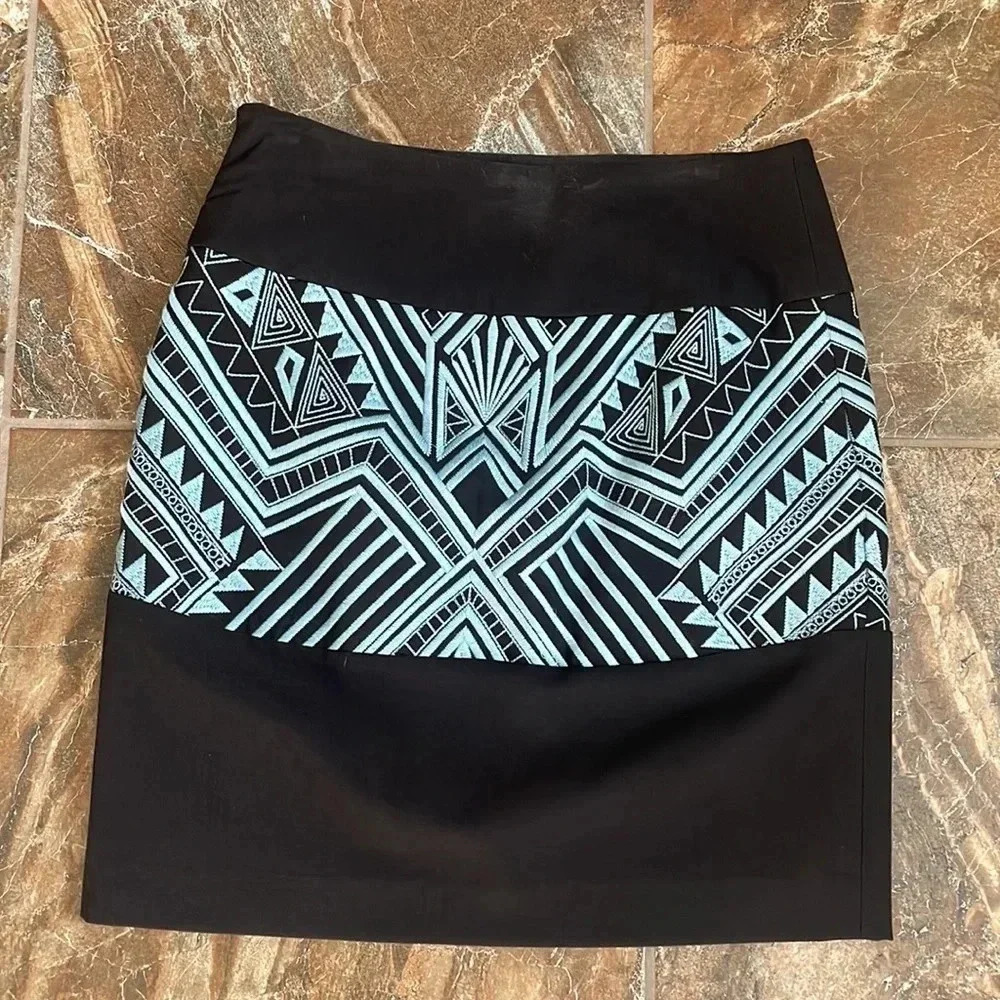 Aztec Design Skirt‎ - Picture 3 of 3